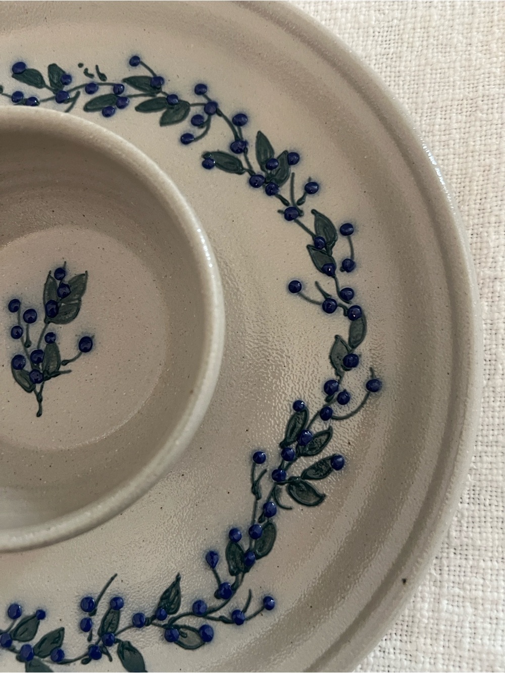 Salmon Falls Stoneware Chip & Dip Platter in Blueberry & Green Vine Pattern 2002 - Picture 9 of 12